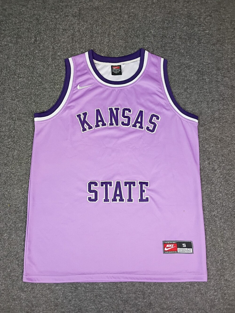 Vintage Nike Team Kansas State Wildcats Basketball Jersey Purple S NCAA. Conditi